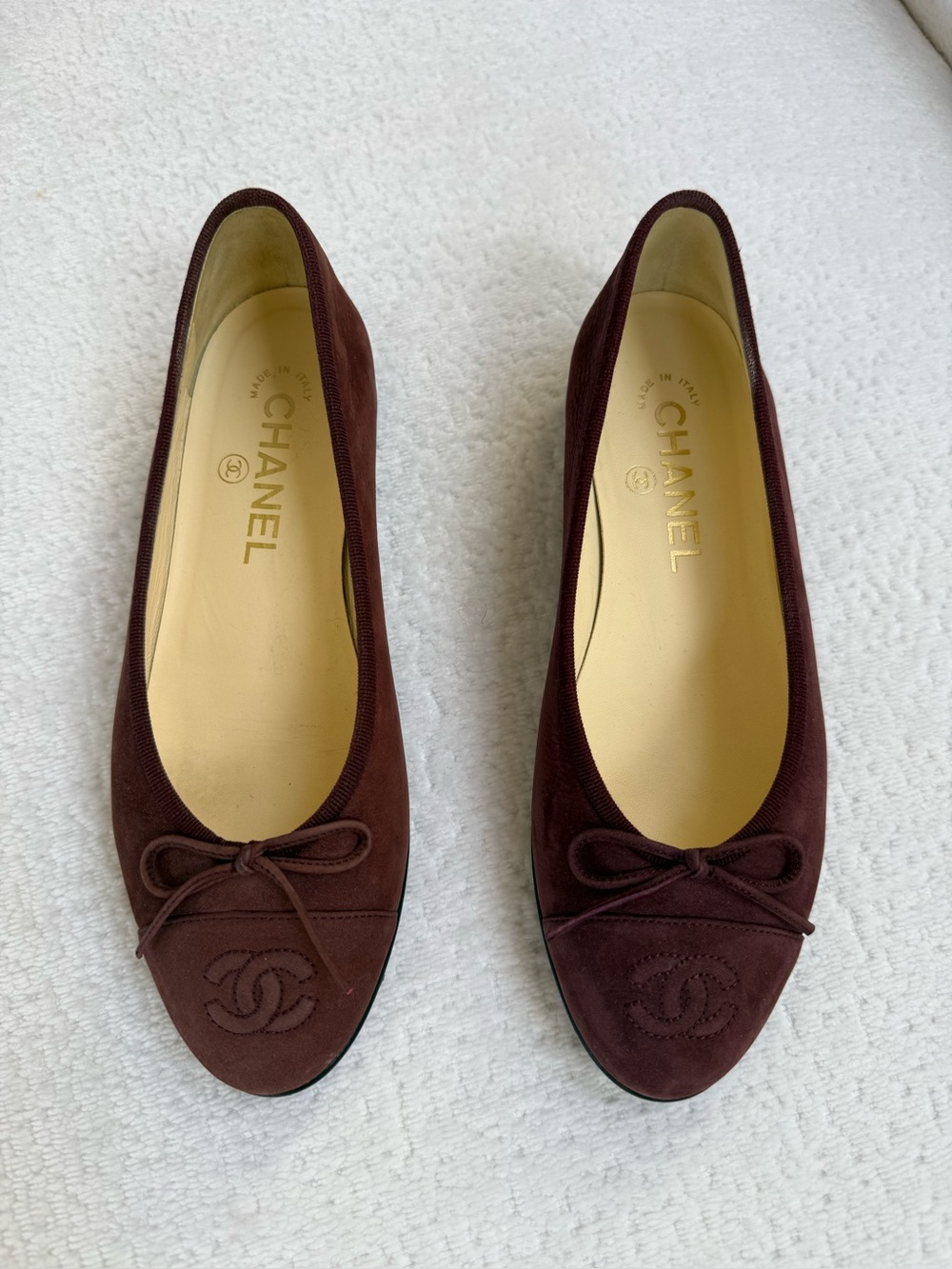 Chanel AUTHENTIC Burgundy Suede Classic Ballet flats